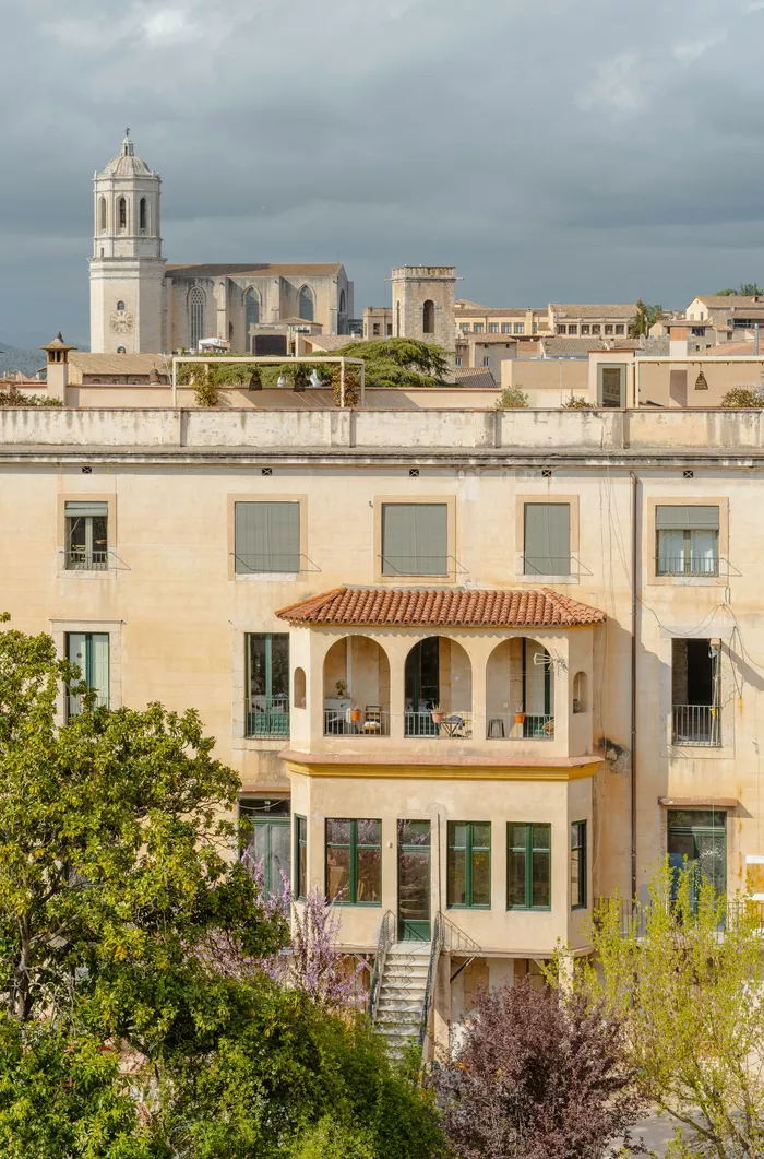 Girona detecta 55 pisos turístics que s'ofereixen il·legalment i envia el llistat a la Generalitat perquè els sancioni